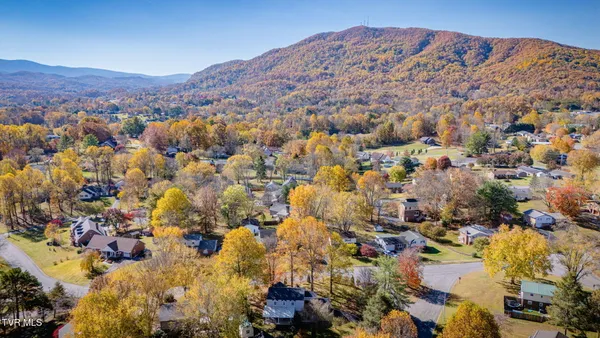 $395,000 | 3315 Martindale Drive, Johnson City, TN 37601