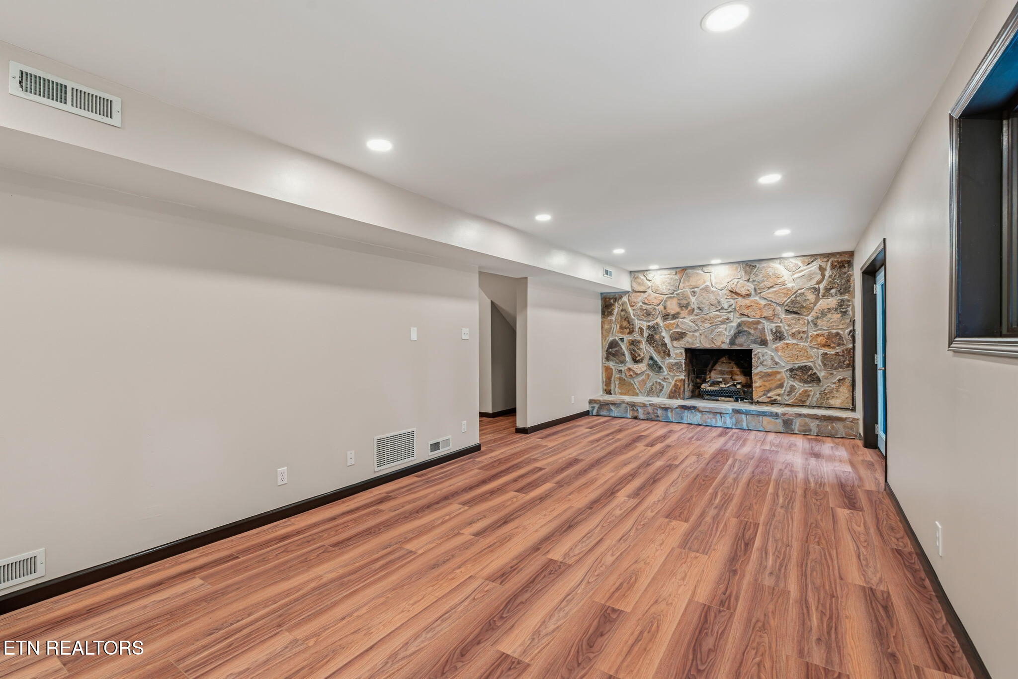 138 Newell Lane Oak Ridge, TN 37830 - Photo 33 of 51 138 Newell Ln - Downstairs Family Room (