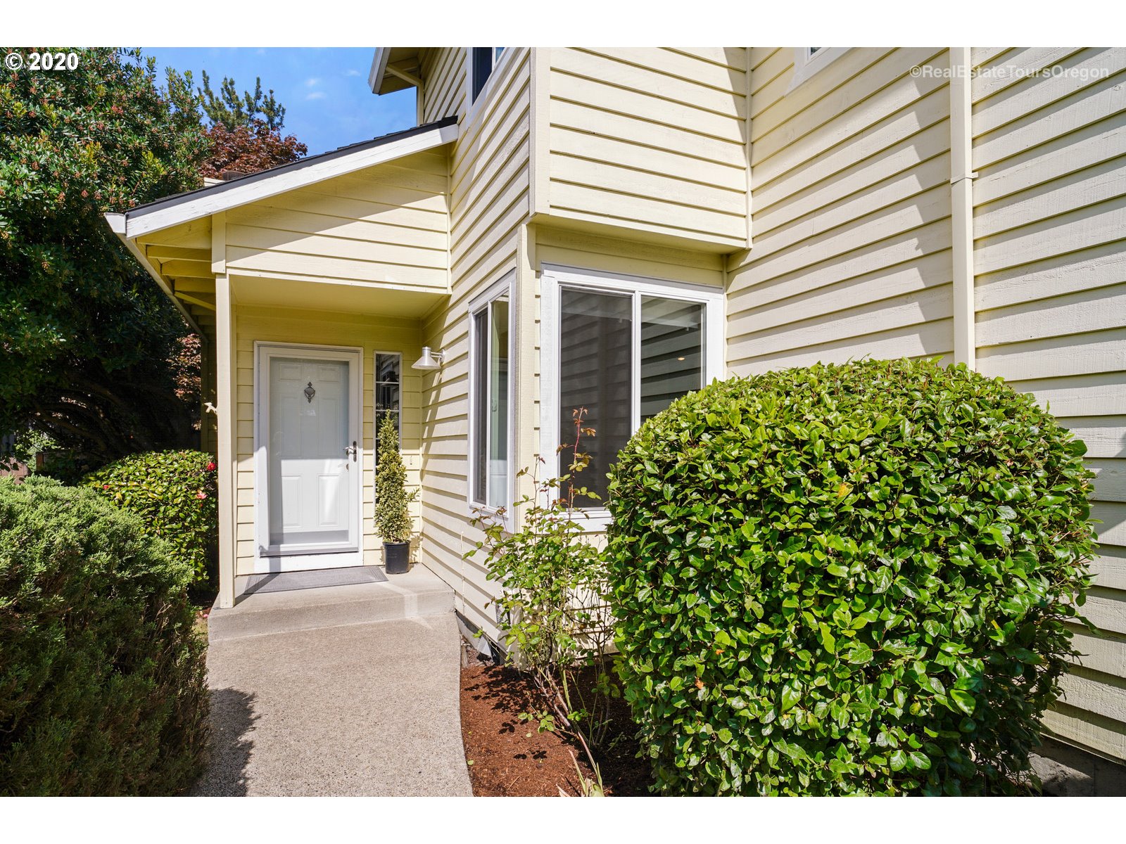 100 Kingsgate Road Lake Oswego, OR 97035 - Photo 4 of 32 Gallery Image 4