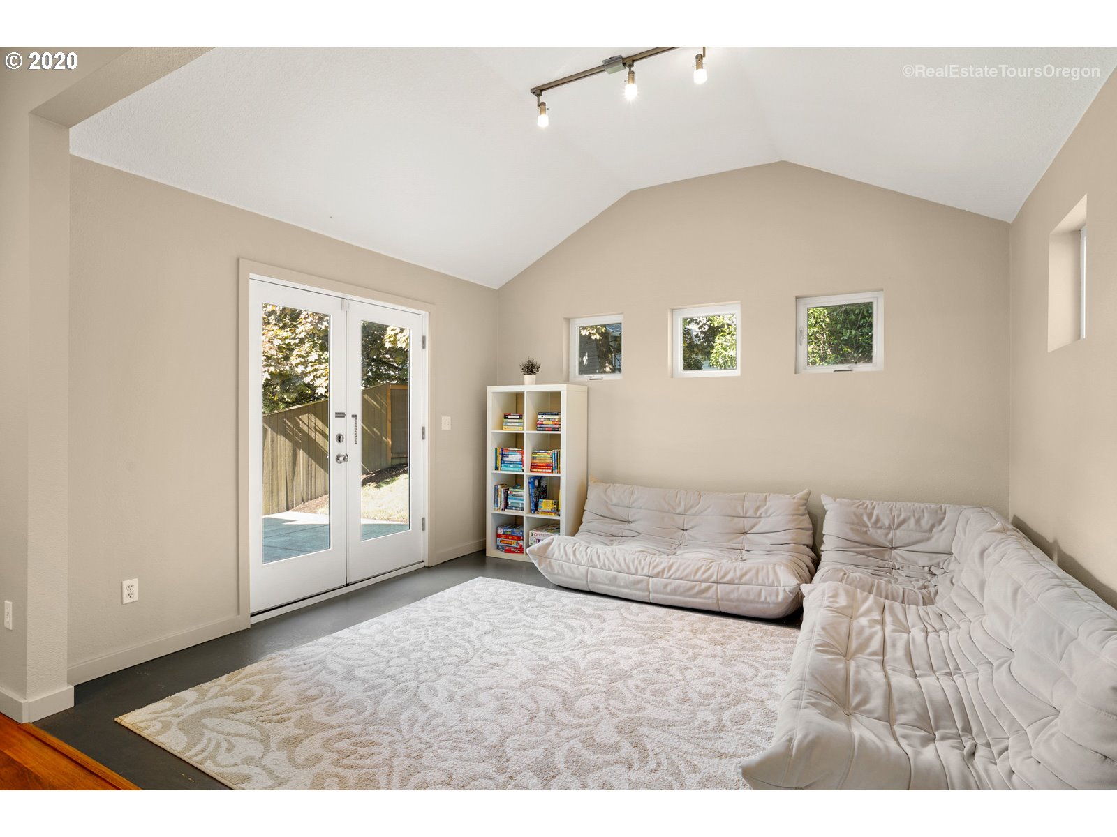 100 Kingsgate Road Lake Oswego, OR 97035 - Photo 5 of 32 Gallery Image 5
