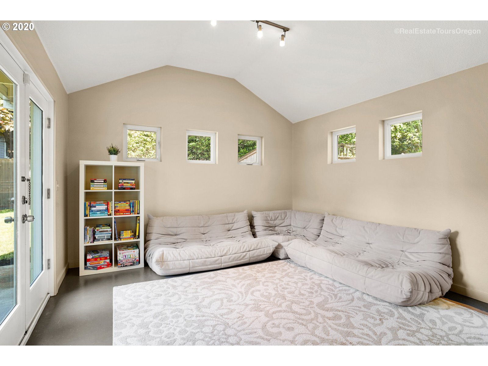 100 Kingsgate Road Lake Oswego, OR 97035 - Photo 6 of 32 Gallery Image 6