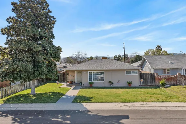 $249,500 | 425 University Avenue, Coalinga, CA 93210