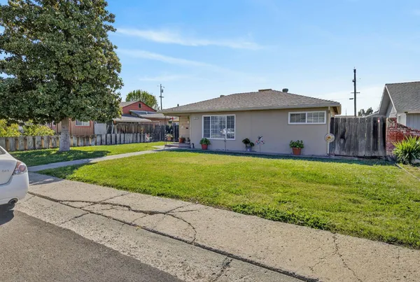 $249,500 | 425 University Avenue, Coalinga, CA 93210
