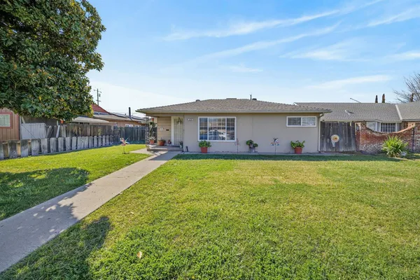 $249,500 | 425 University Avenue, Coalinga, CA 93210