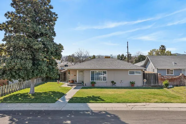 $249,500 | 425 University Avenue, Coalinga, CA 93210