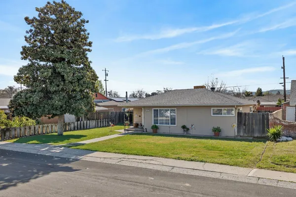 $249,500 | 425 University Avenue, Coalinga, CA 93210
