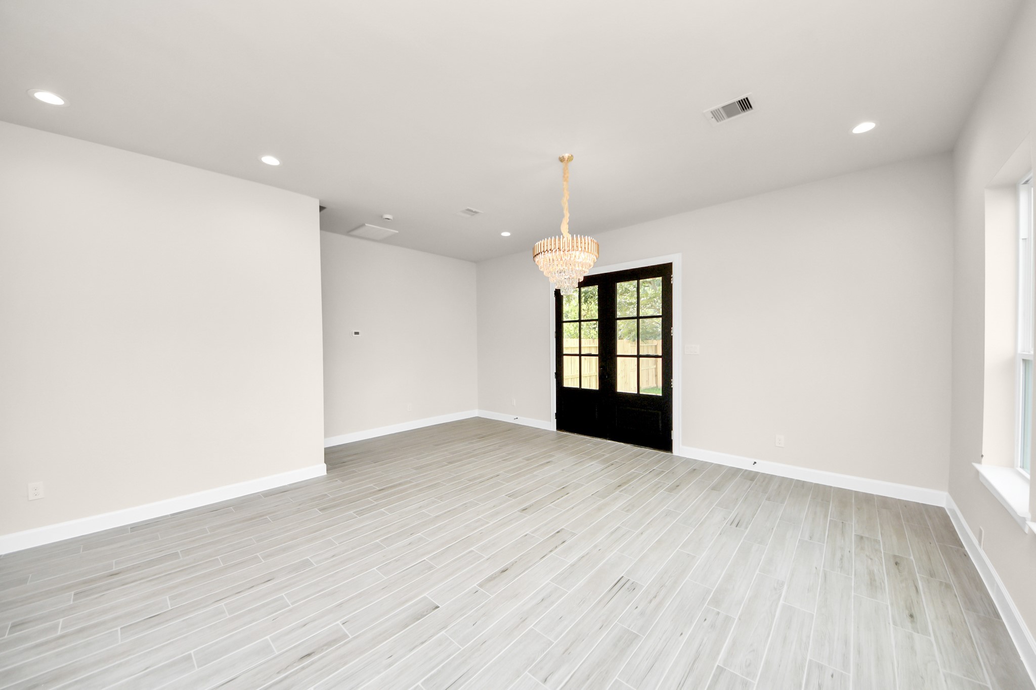 5218 Higgins Street, Unit A/B Houston, TX 77033 - Photo 9 of 40 Photos are of a completed home with similar finishes and are for representation purposes only. Property set to be complete in 60 days.