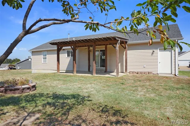 $2,200 | 128 Brookshire Creek Drive, Wentzville, MO 63385
