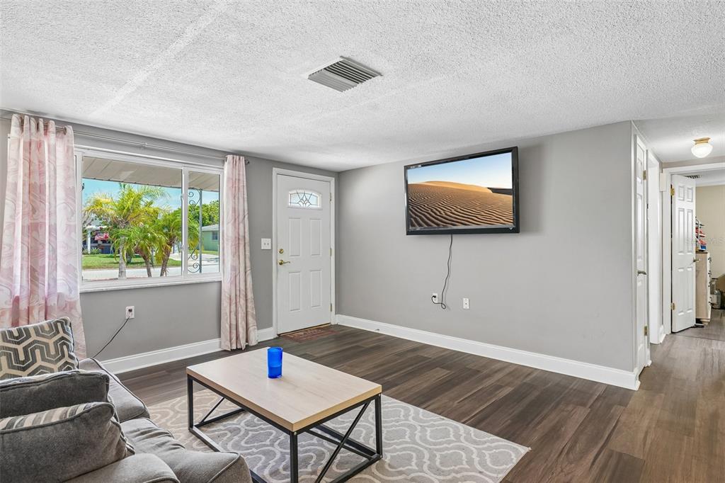 1133 Grand Boulevard Holiday, FL 34690 - Photo 2 of 35