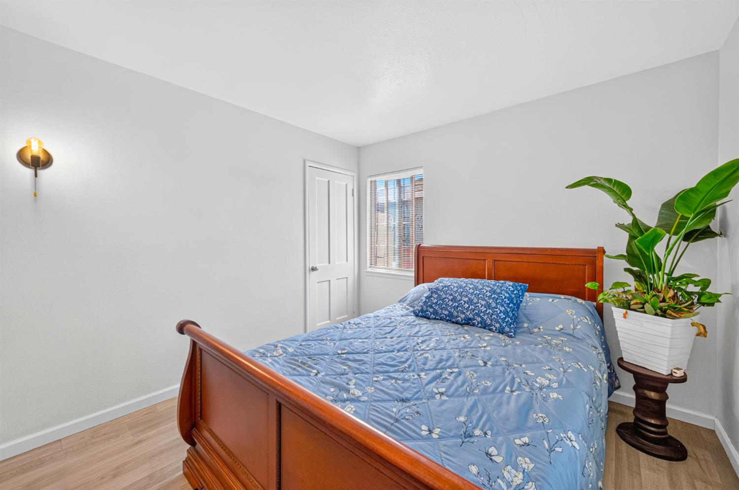 212 Fitzpatrick Road Oakland, CA 94603 - Photo 10 of 27 Gallery Image 10