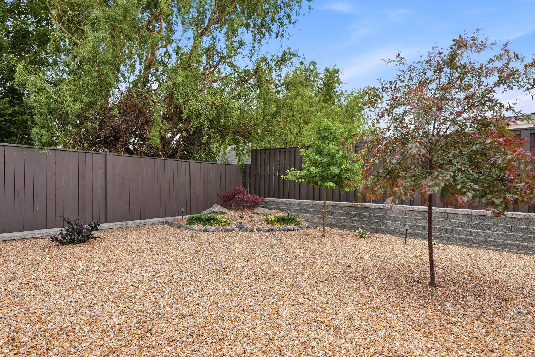 2714 Northwest 23rd Street Redmond, OR 97756 - Photo 48 of 57 a backyard of a house
