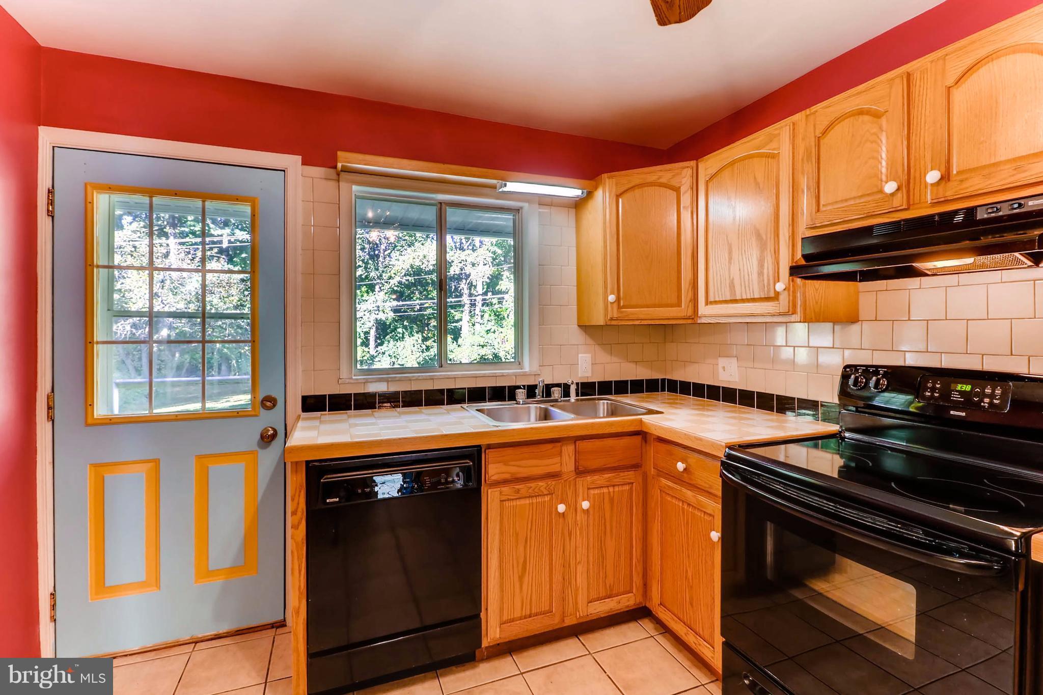 2518 Hanson Road Edgewood, MD 21040 - Photo 9 of 27 Kitchen