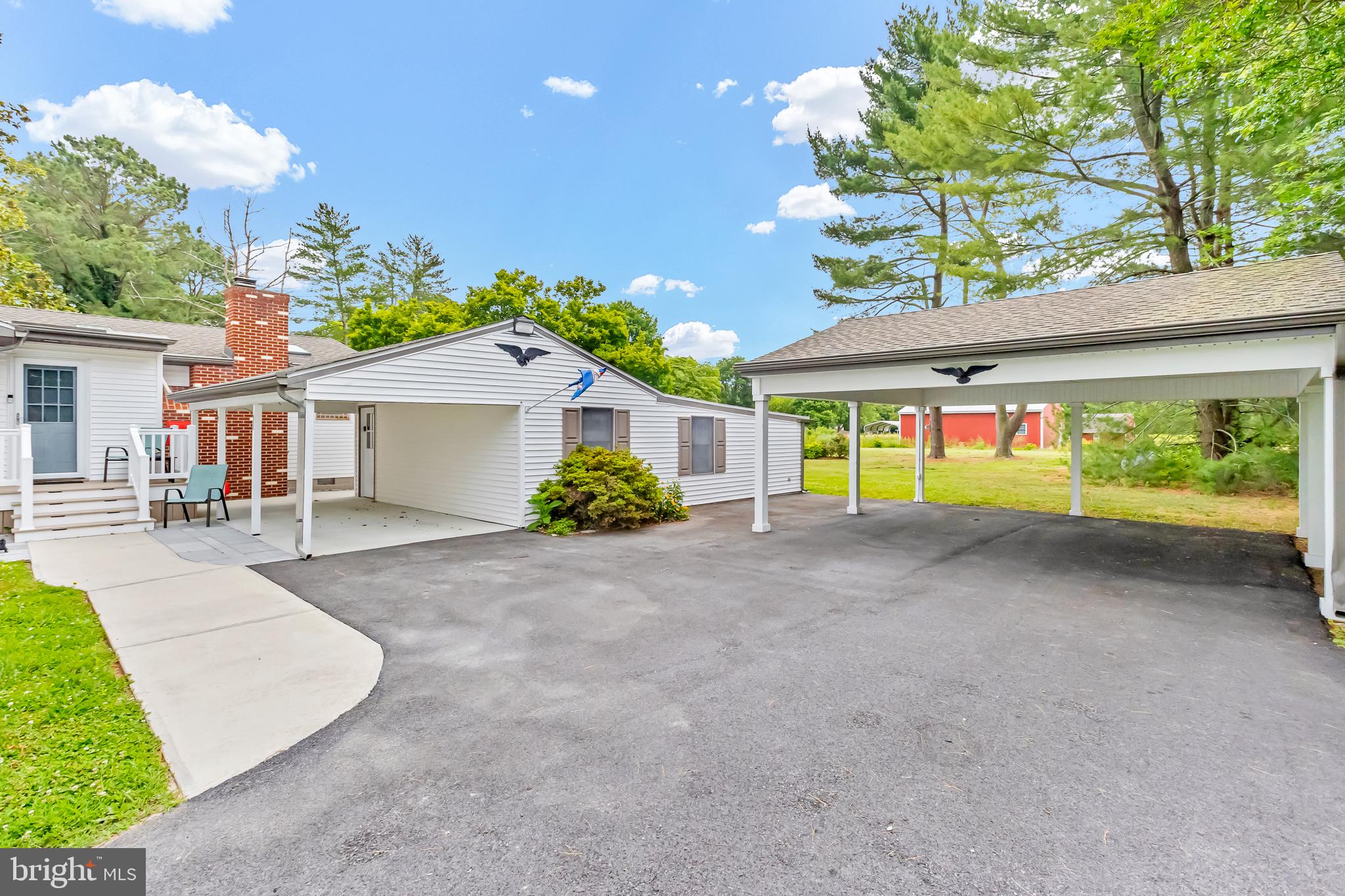 11163 Stewart Neck Road Princess Anne, MD 21853 - Photo 5 of 80 Charming home with spacious driveway.