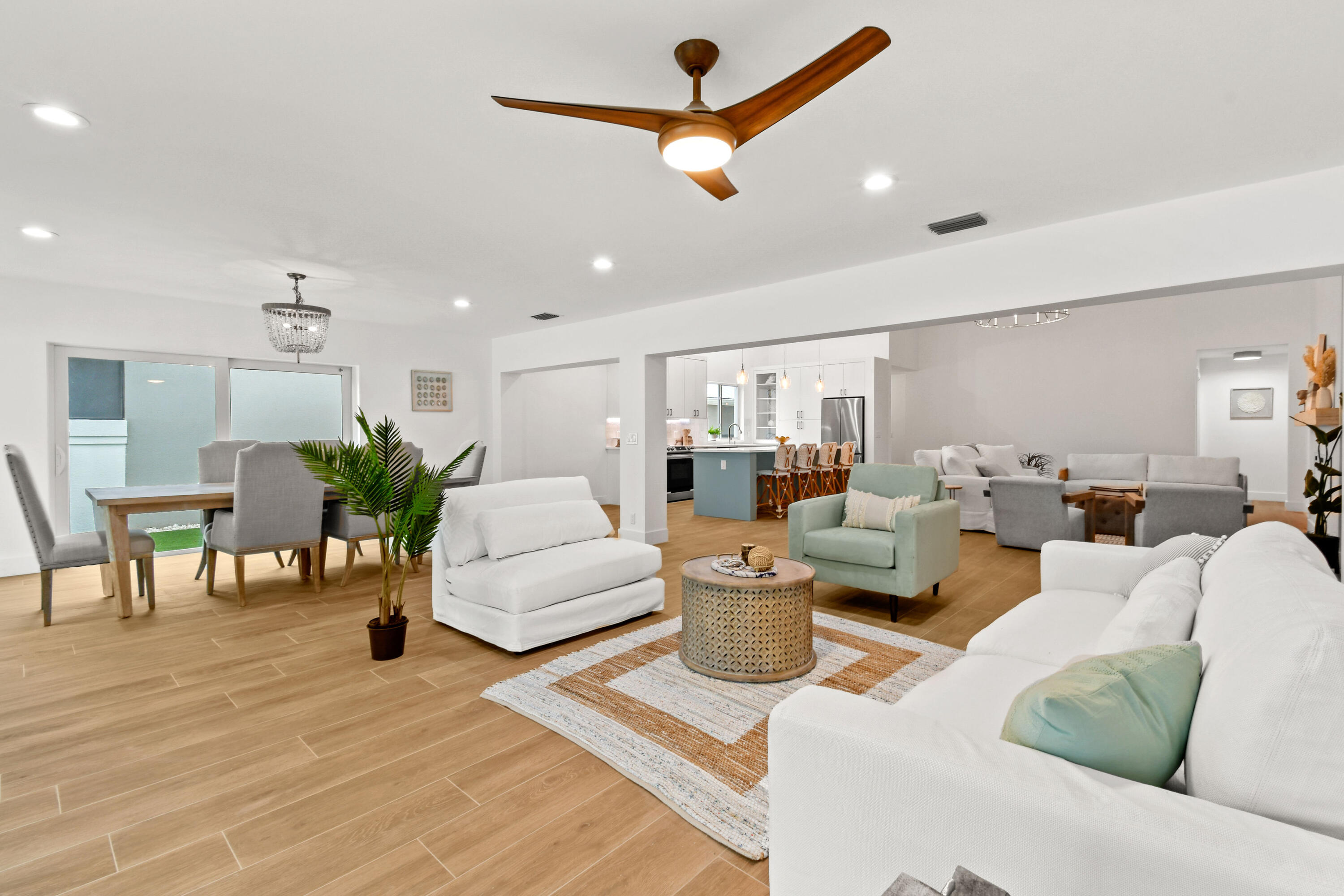 114 Inner Harbour Way Jupiter, FL 33477 - Photo 13 of 38 a living room with furniture