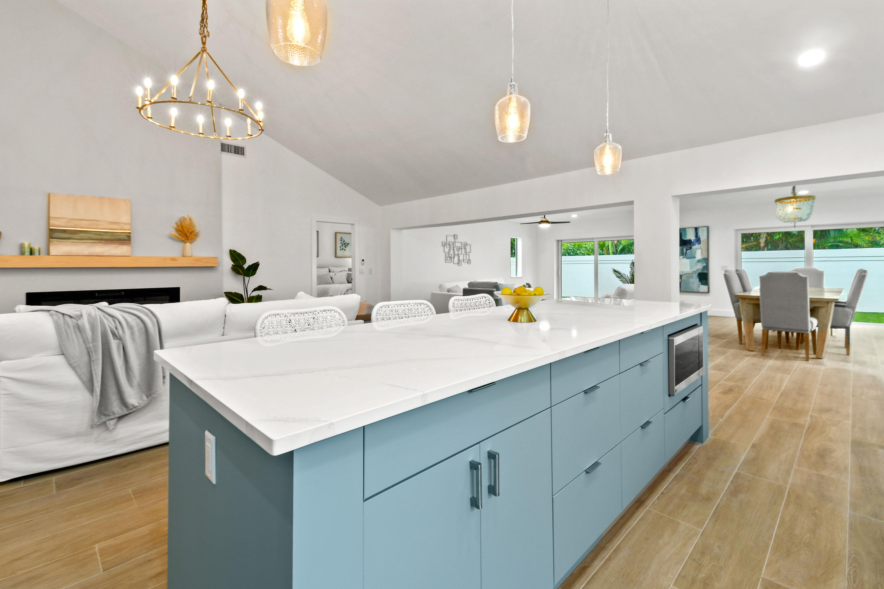 114 Inner Harbour Way Jupiter, FL 33477 - Photo 7 of 38 a spacious bathroom with a double vanity sink and a mirror