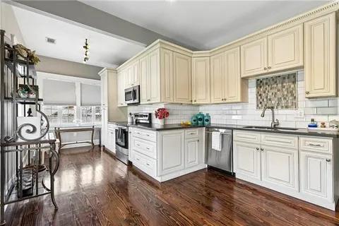 $845,000 | 8333 Pritchard Place, New Orleans, LA 70118