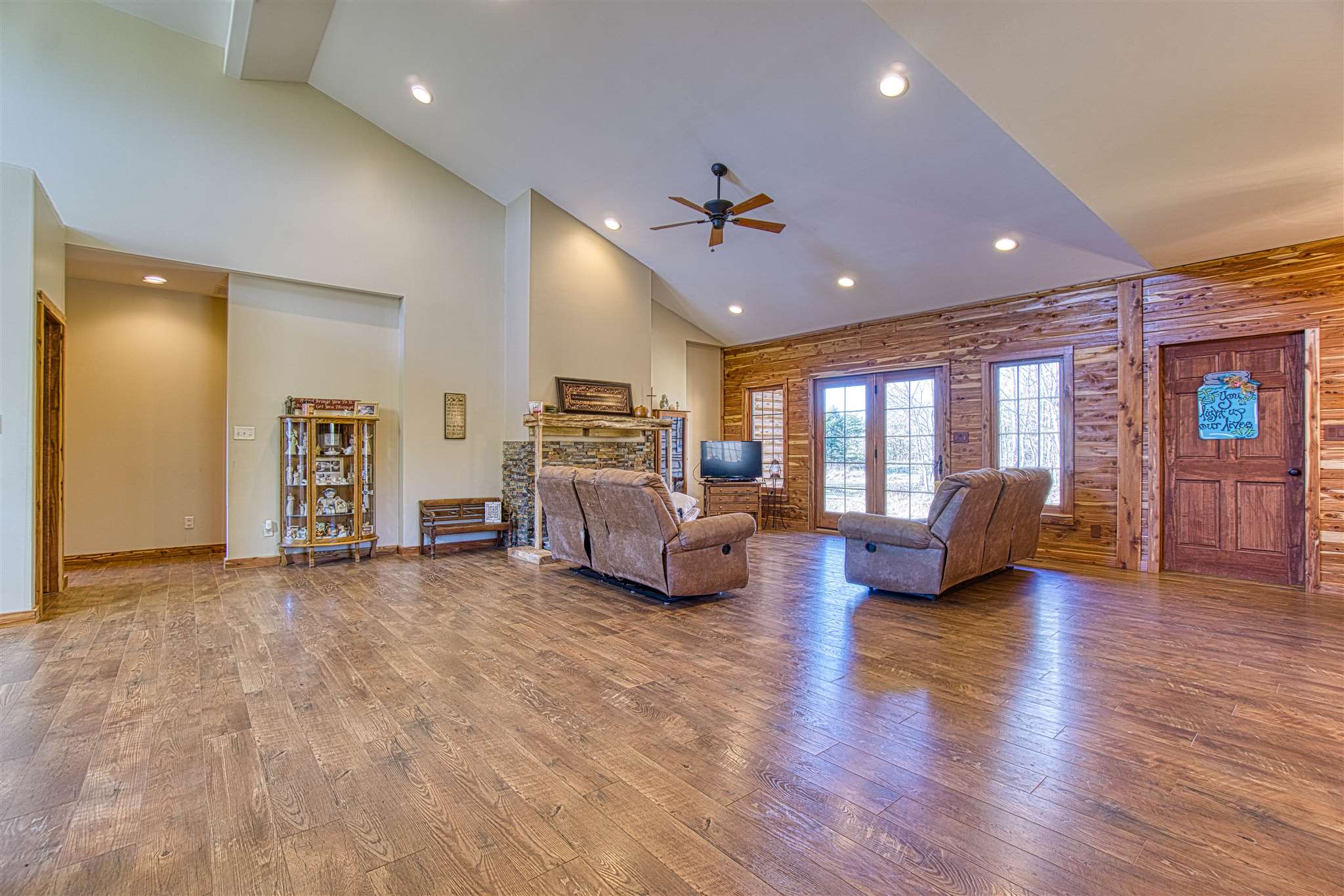 277 West Kelly Road Boonville, IN 47601 - Photo 4 of 35