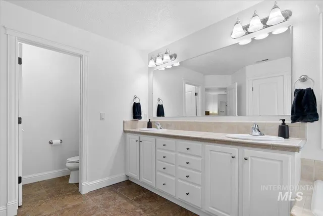 $975,000 | 650 North Clearpoint Way, Eagle, ID 83616