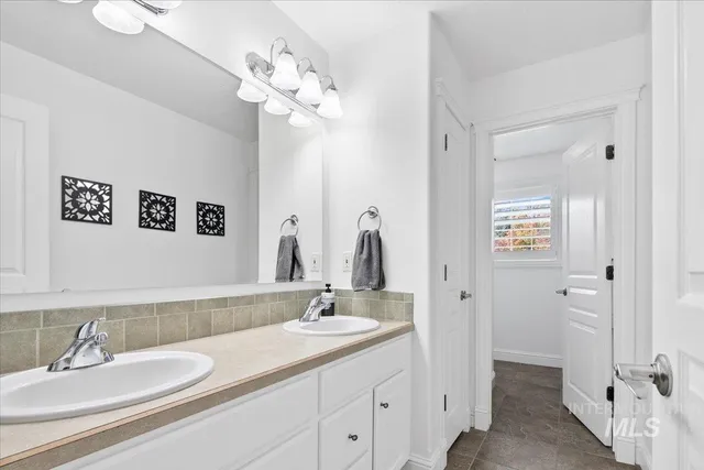 $975,000 | 650 North Clearpoint Way, Eagle, ID 83616