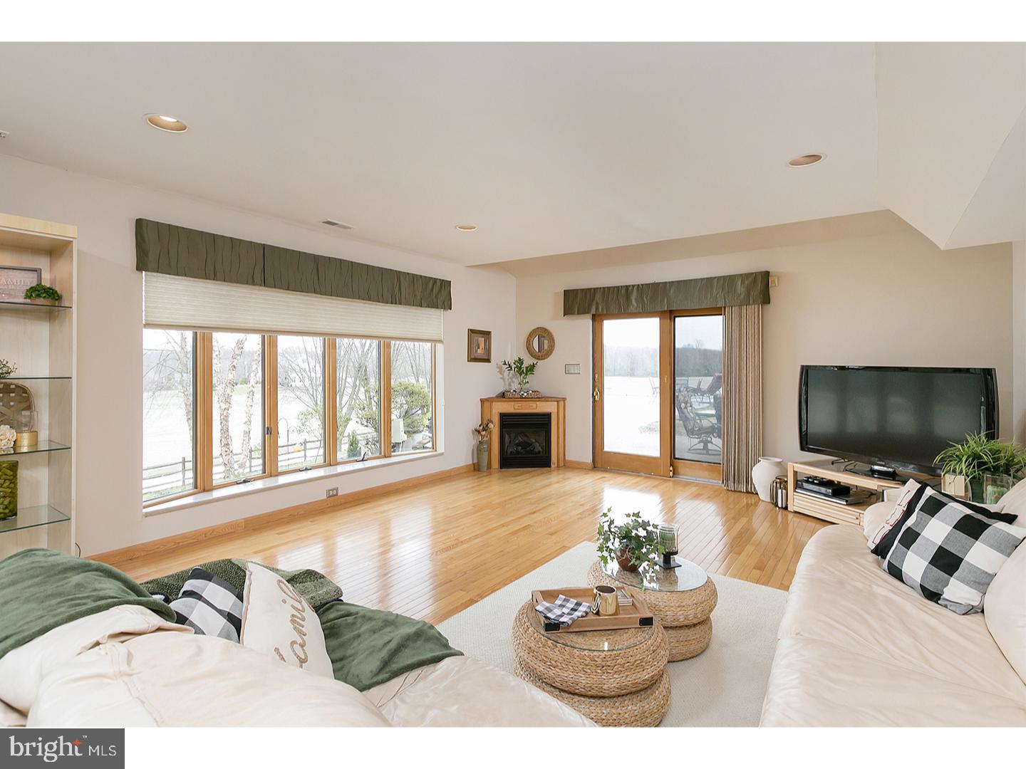 301 Pitman Road Sewell, NJ 08080 - Photo 13 of 33 Family Room