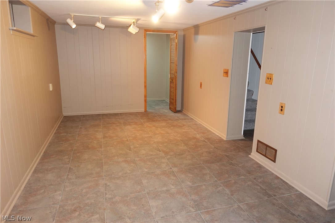 2945 Ivanhoe Road Silver Lake, OH 44224 - Photo 24 of 27