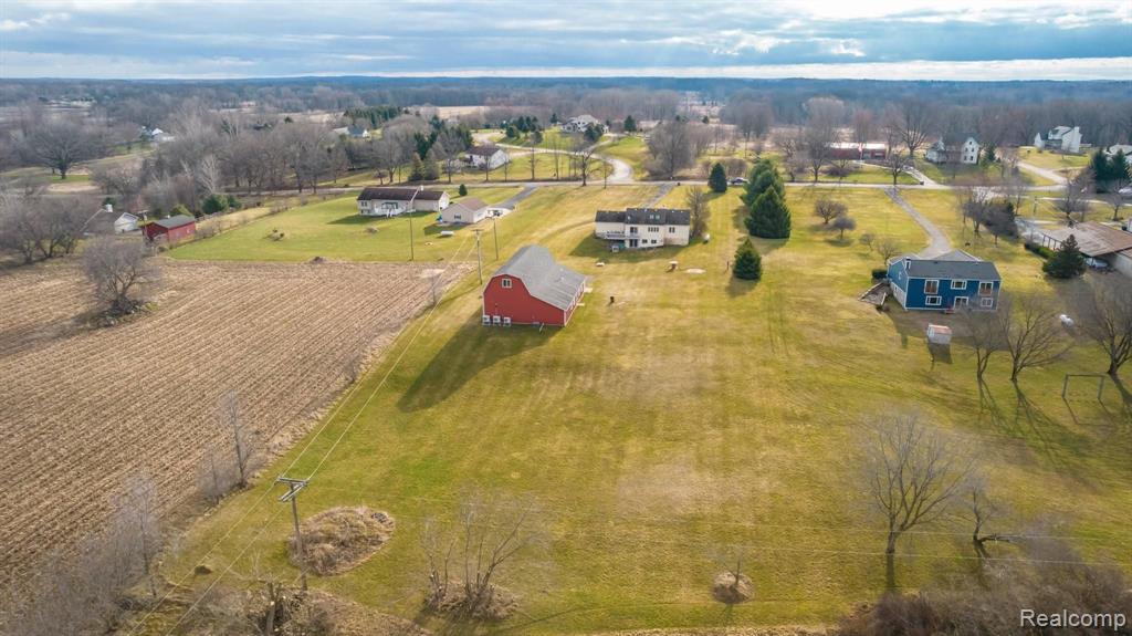 4560 Bradley Road Gregory, MI 48137 - Photo 9 of 34