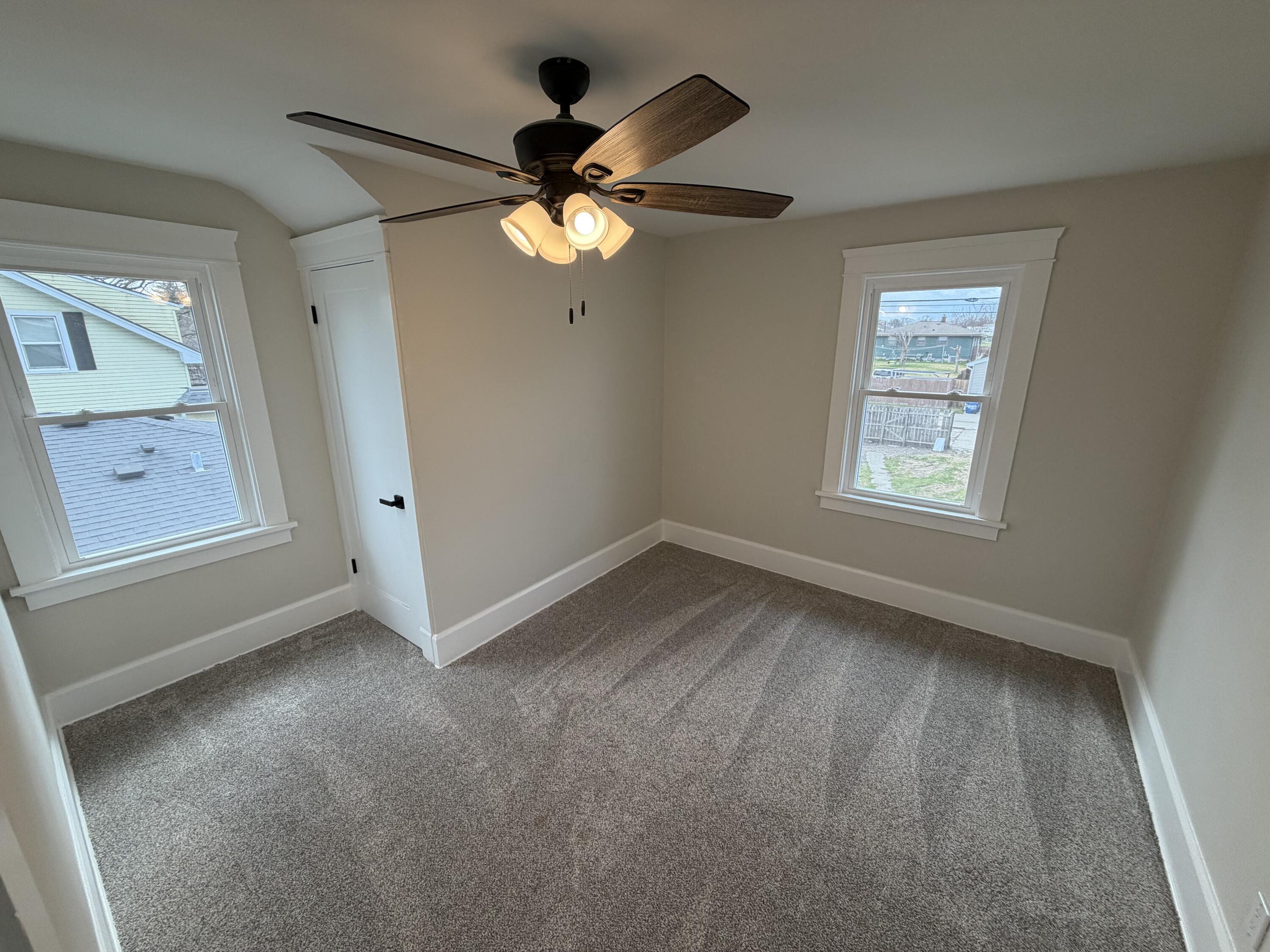 1624 Carlisle Avenue Racine, WI 53404 - Photo 12 of 17 IMG_9040