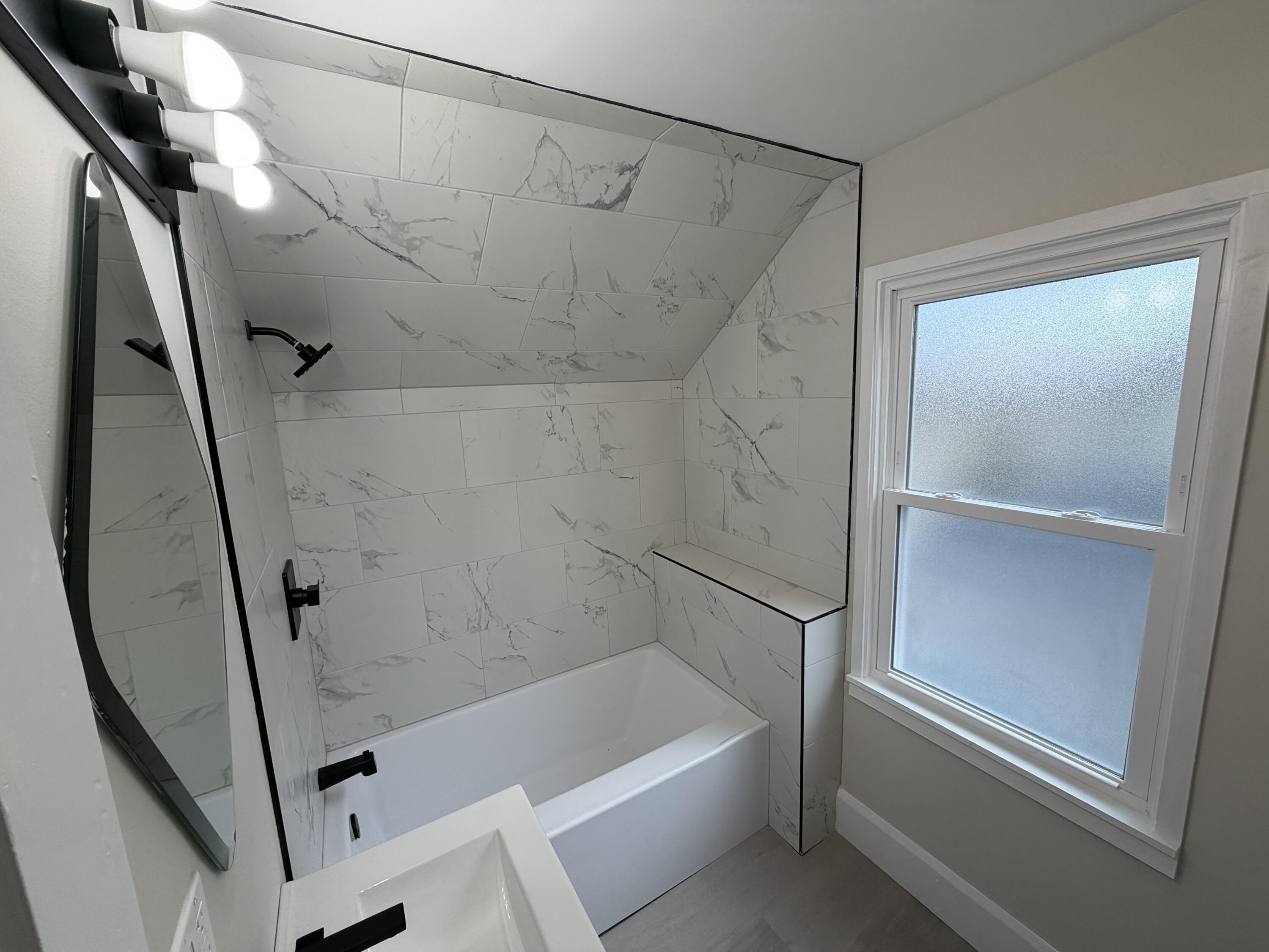 1624 Carlisle Avenue Racine, WI 53404 - Photo 13 of 17 IMG_9041