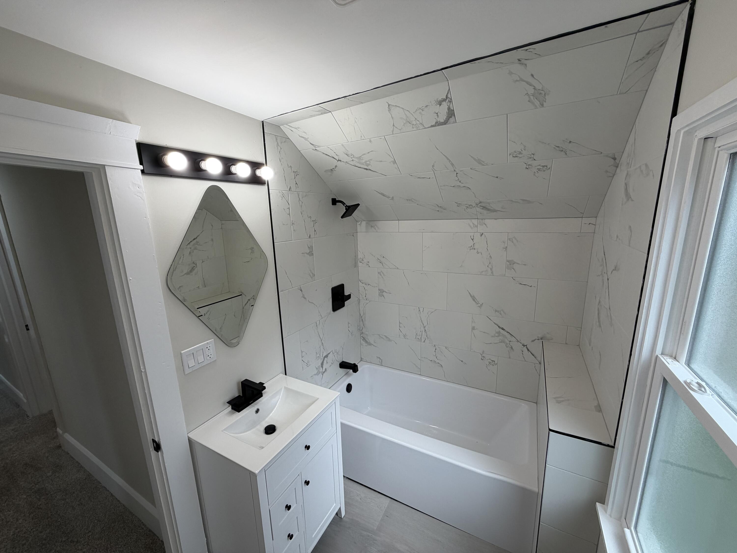 1624 Carlisle Avenue Racine, WI 53404 - Photo 14 of 17 IMG_9042