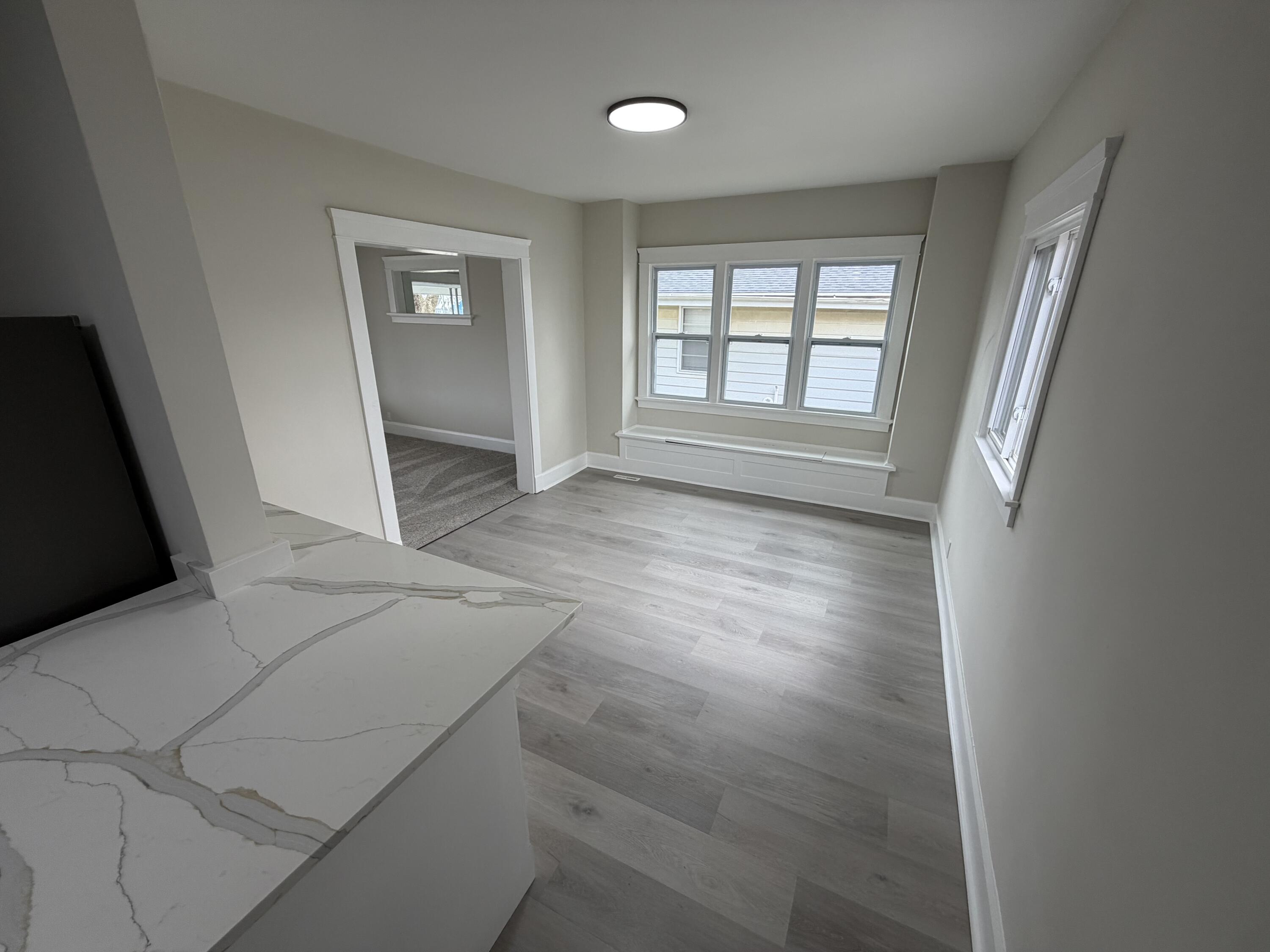 1624 Carlisle Avenue Racine, WI 53404 - Photo 4 of 17 IMG_9030