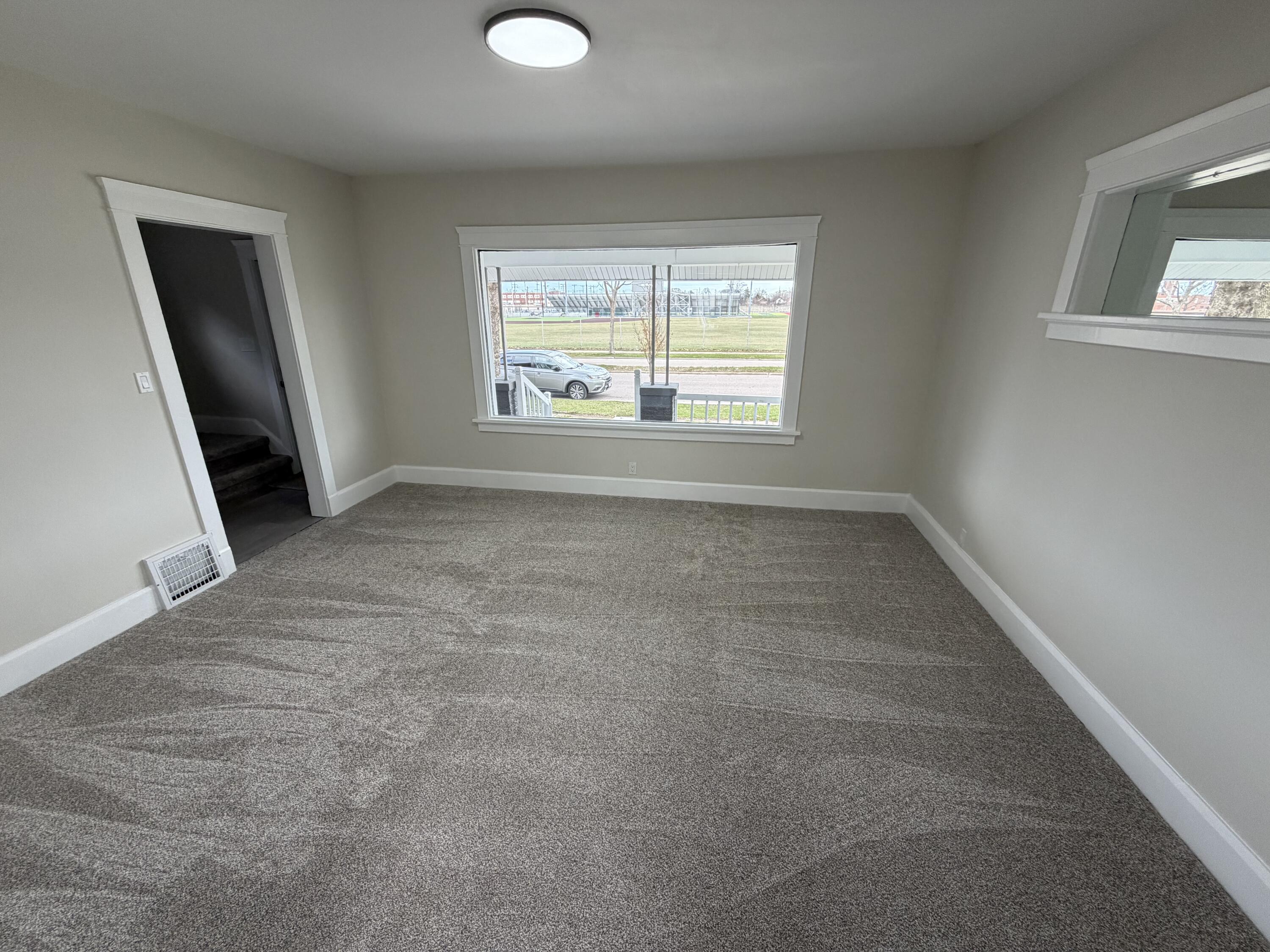 1624 Carlisle Avenue Racine, WI 53404 - Photo 6 of 17 IMG_9032