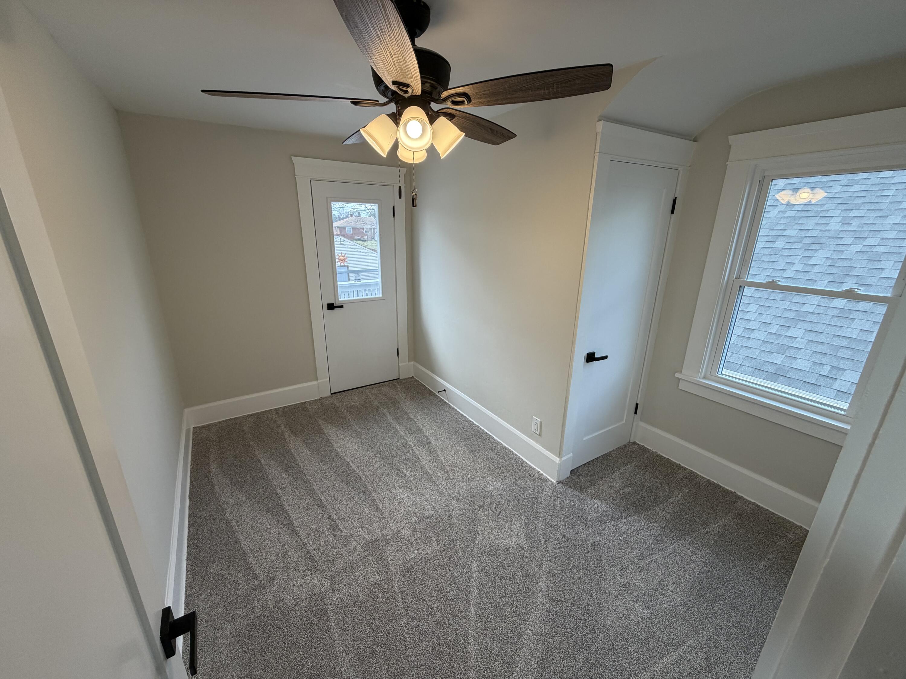 1624 Carlisle Avenue Racine, WI 53404 - Photo 10 of 17 IMG_9038