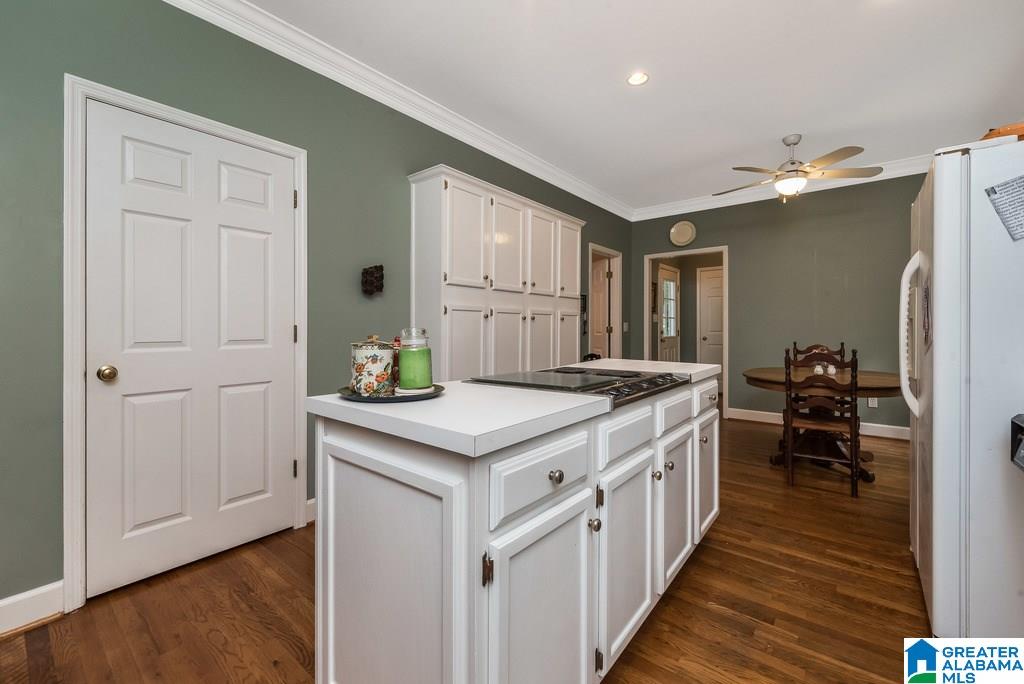 2012 Hawthorne Lane Birmingham, AL 35244 - Photo 16 of 36