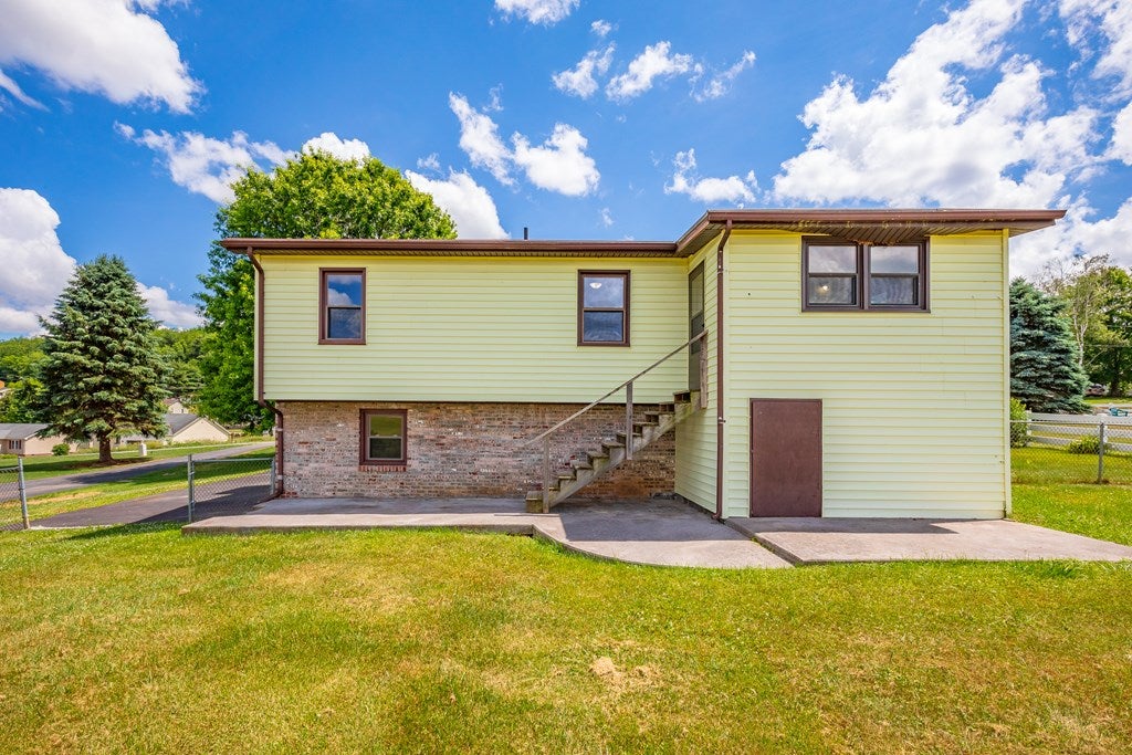 236 Whispering Pines Road Max Meadows, VA 24360 - Photo 53 of 74 Gallery Image 53