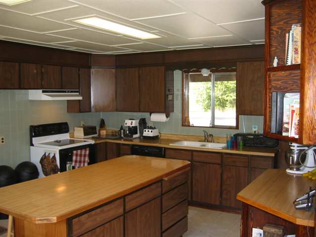402 Balcom Road Newport, WA 99156 - Photo 2 of 9