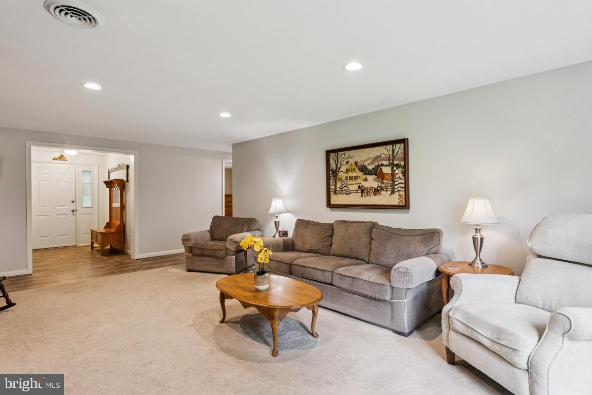 7939 Old Washington Road Woodbine, MD 21797 - Photo 4 of 48 Gallery Image 4