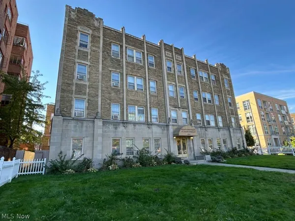 $1,300 | 2374 Euclid Heights Boulevard, Cleveland, OH 44106