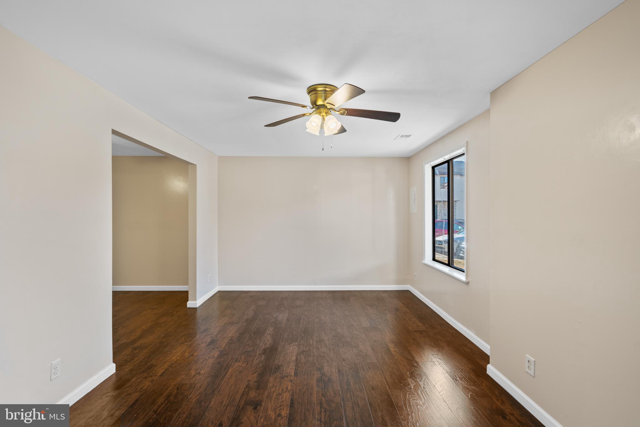 13043 Townsend Road, Unit H3 Philadelphia, PA 19154 - Photo 8 of 31 Living room
