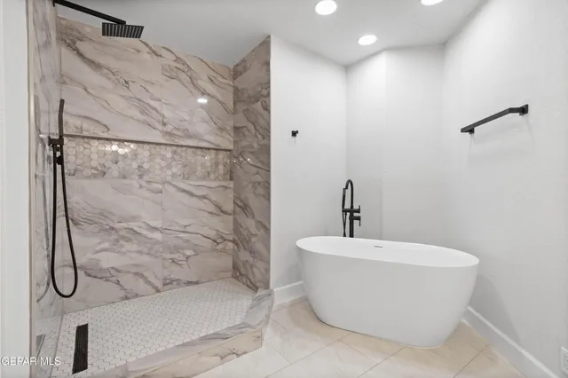 $649,900 | 6357 Calle Del Rio Lane, El Paso, TX 79912