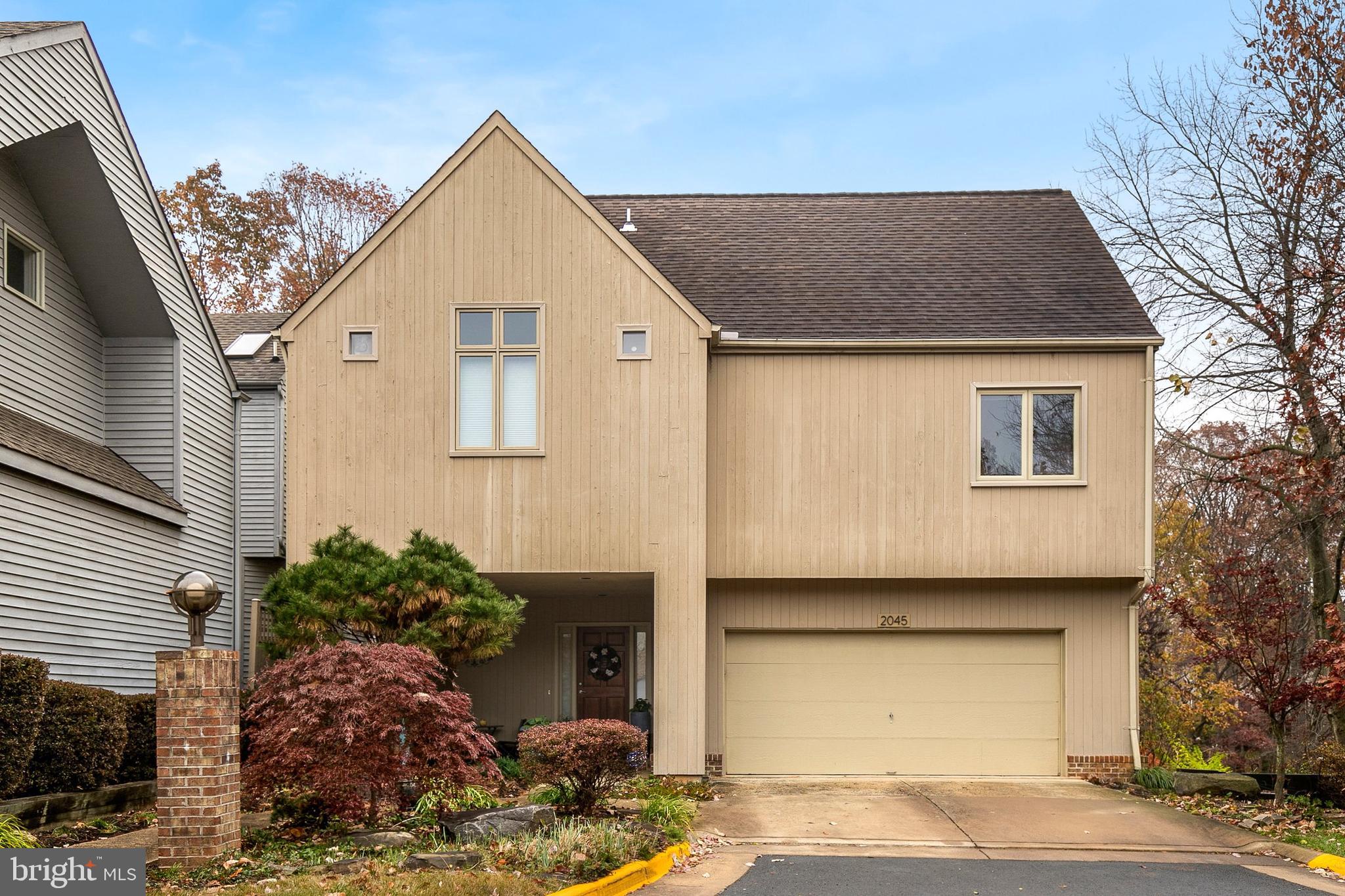 2045 Beacon Place Reston, VA 20191 - Photo 1 of 59
