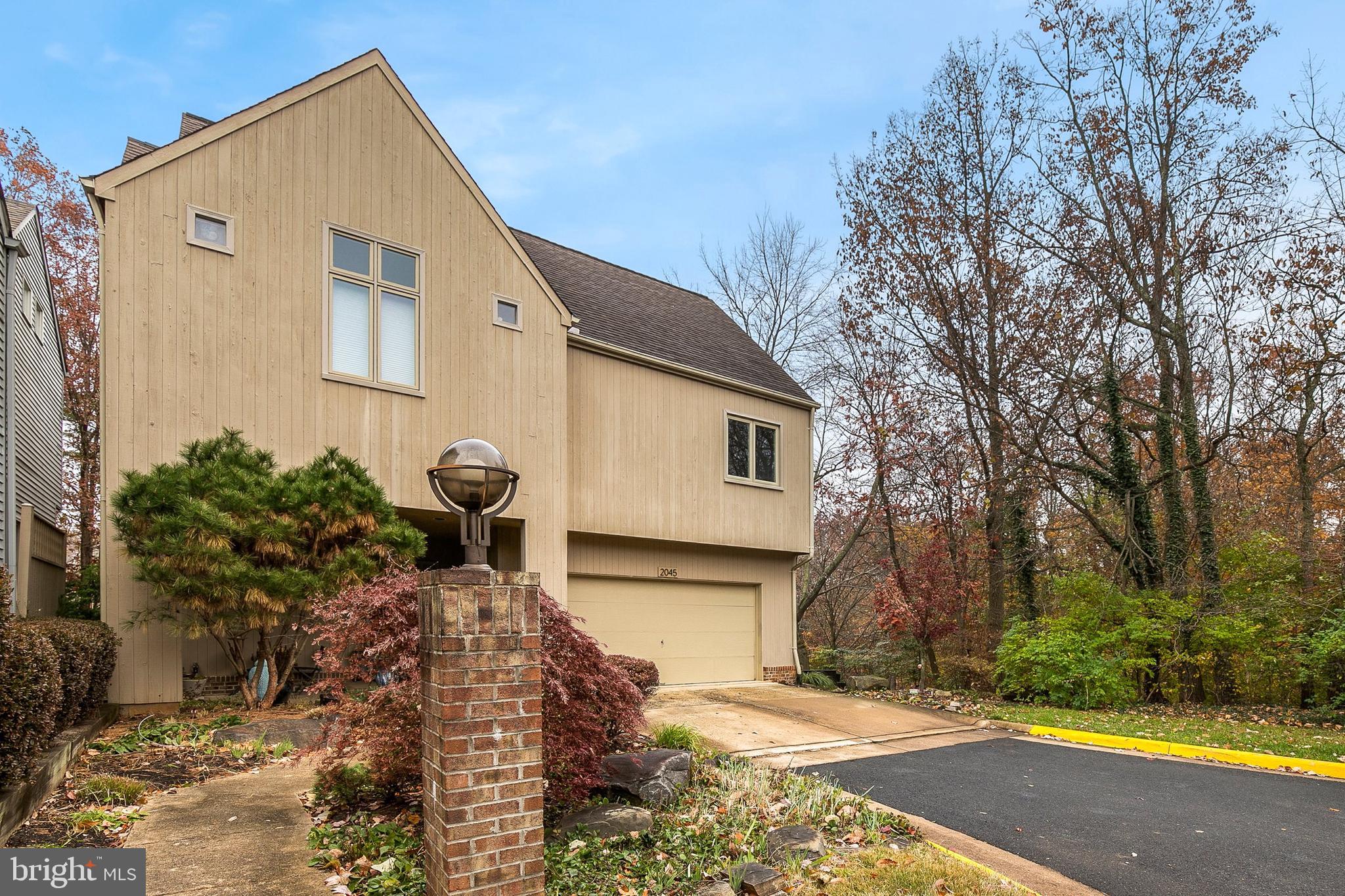 2045 Beacon Place Reston, VA 20191 - Photo 2 of 59