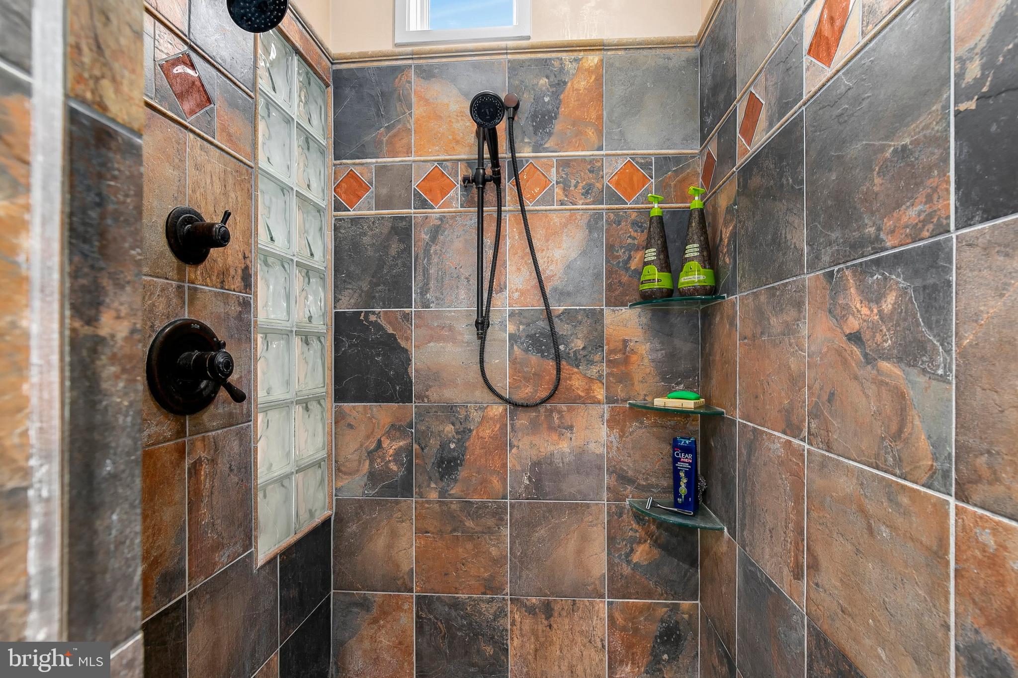 2045 Beacon Place Reston, VA 20191 - Photo 33 of 59