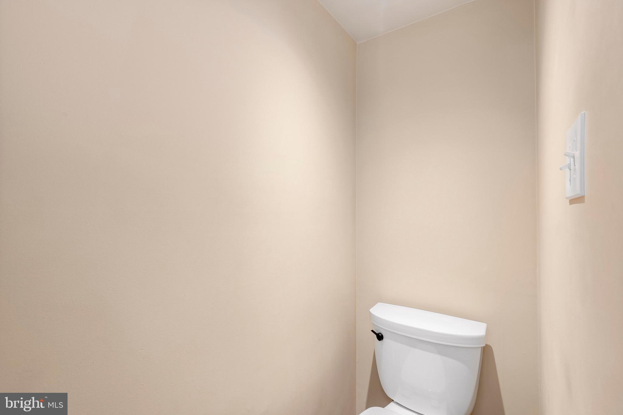 2045 Beacon Place Reston, VA 20191 - Photo 34 of 59