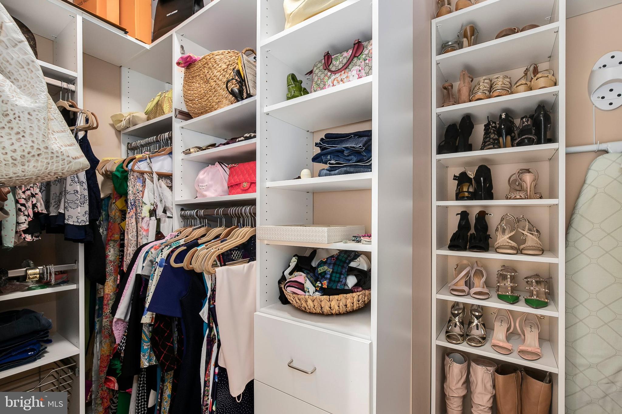 2045 Beacon Place Reston, VA 20191 - Photo 36 of 59