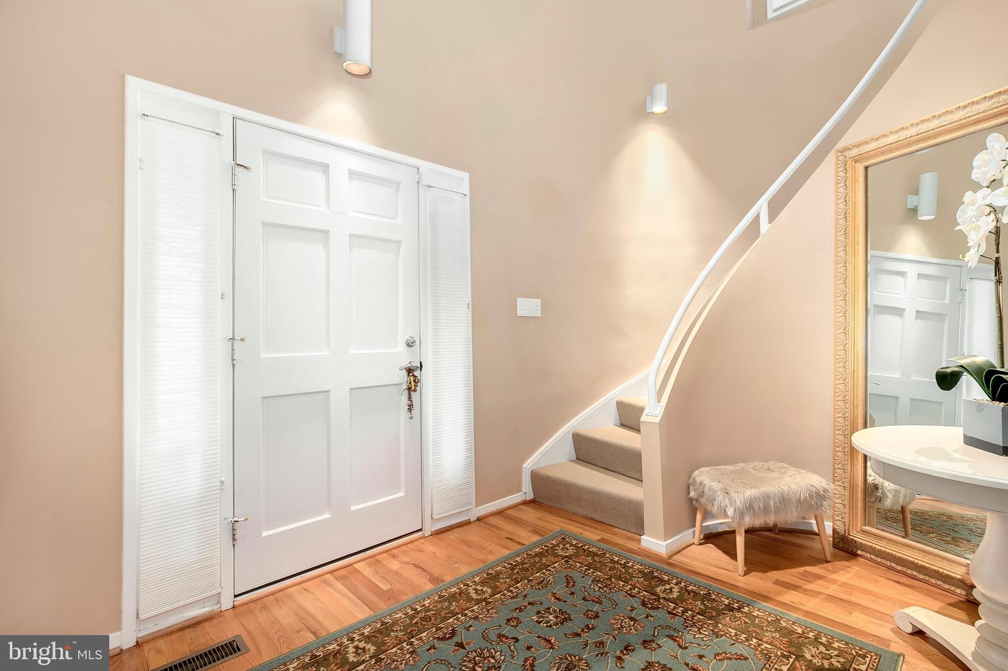 2045 Beacon Place Reston, VA 20191 - Photo 5 of 59