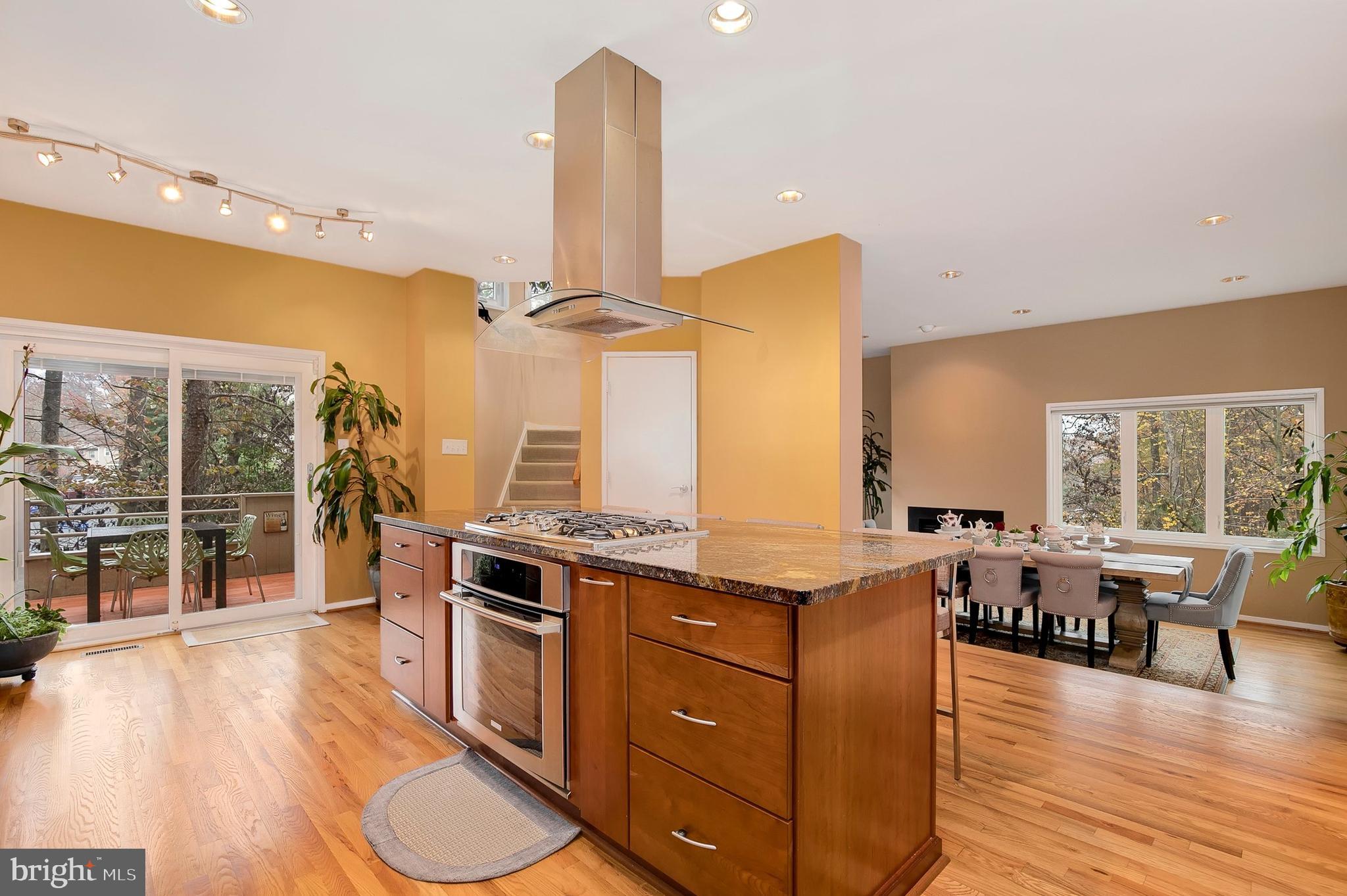 2045 Beacon Place Reston, VA 20191 - Photo 10 of 59