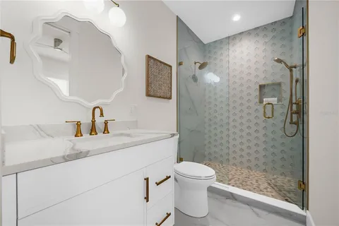 a view of walk in closet