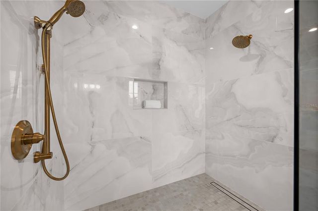 $9,495,000 | 551 South Washington Drive, Sarasota, FL 34236