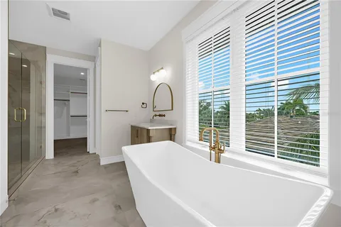 $9,495,000 | 551 South Washington Drive, Sarasota, FL 34236