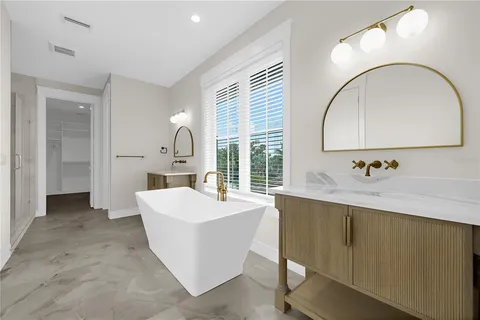 $9,495,000 | 551 South Washington Drive, Sarasota, FL 34236